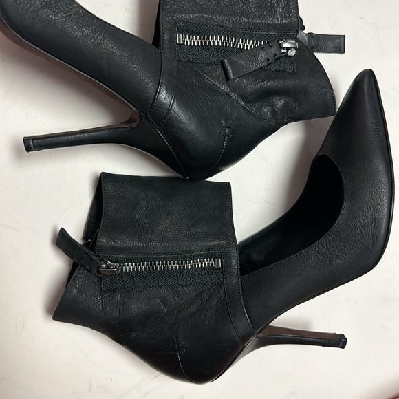 Vera Wang Leather Stiletto Heels - Picture 12 of 15